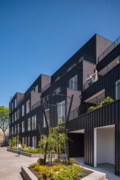 Dillon 617 by LOHA