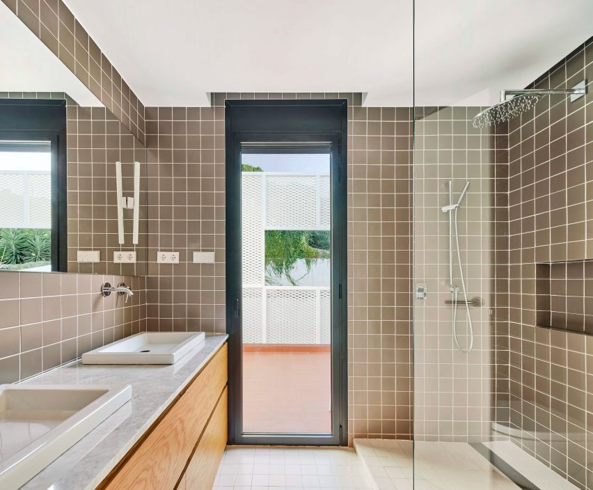 Family home by Bonba Studio