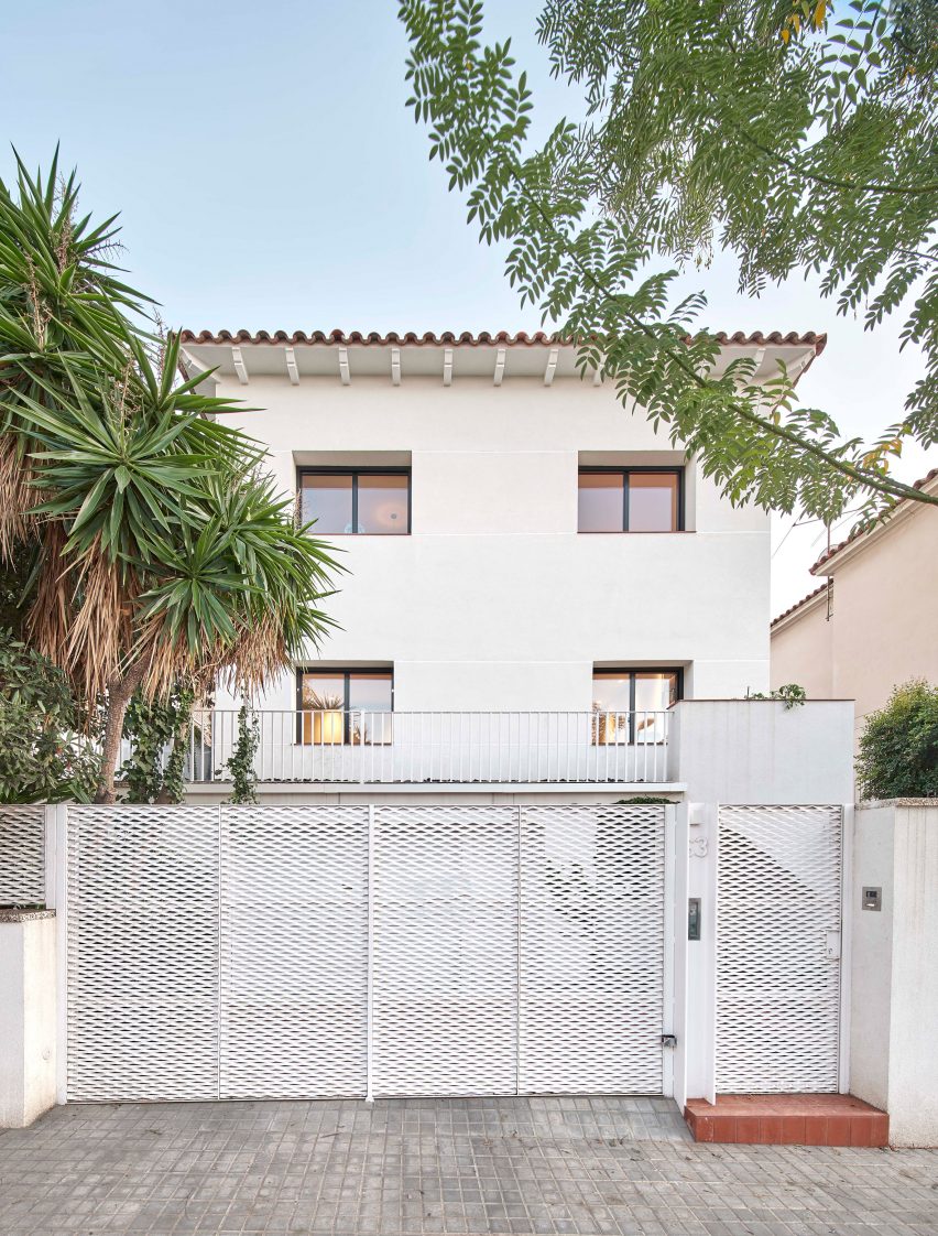 Family home by Bonba Studio