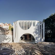Glebe House by Chenchow Little Architects facade