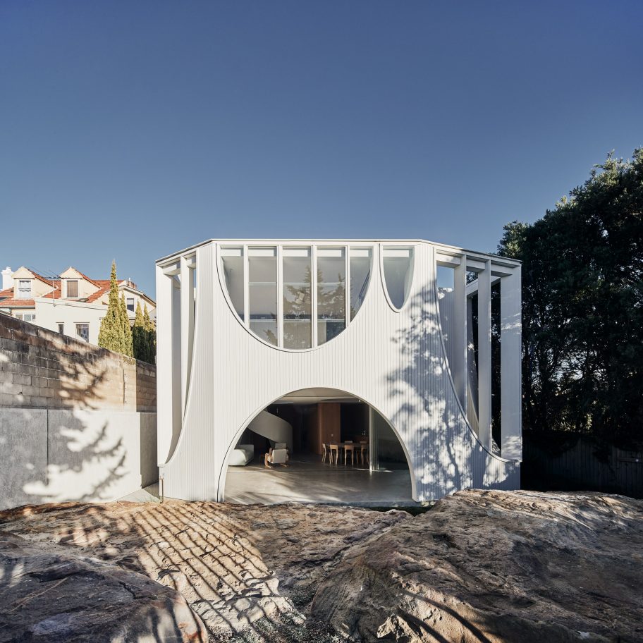 Glebe House by Chenchow Little Architects facade