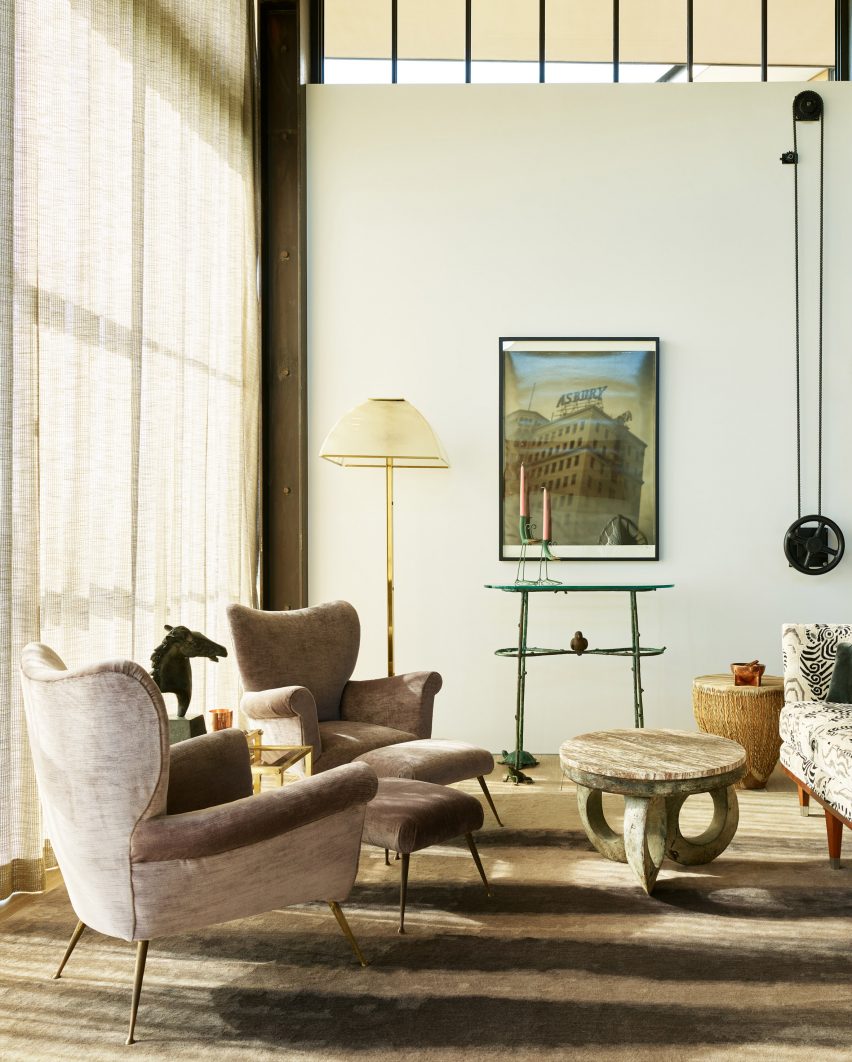 Hollywood Hills by Mutuus Studio