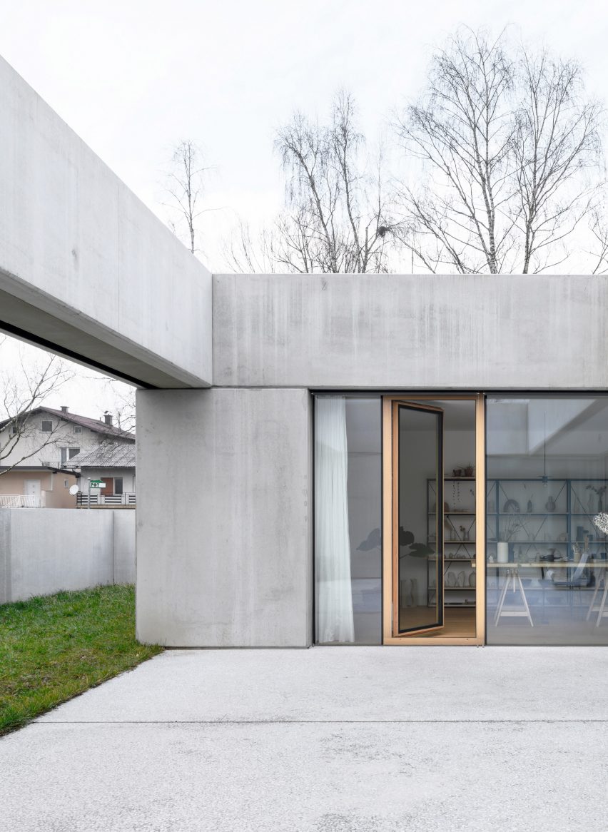 House for a ceramic designer by Arhitektura d.o.o.