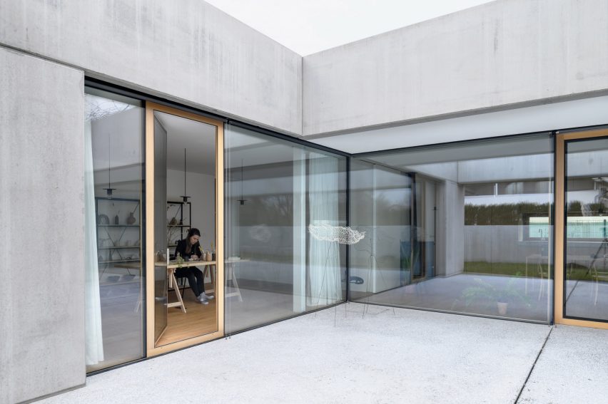 House for a ceramic designer by Arhitektura d.o.o.