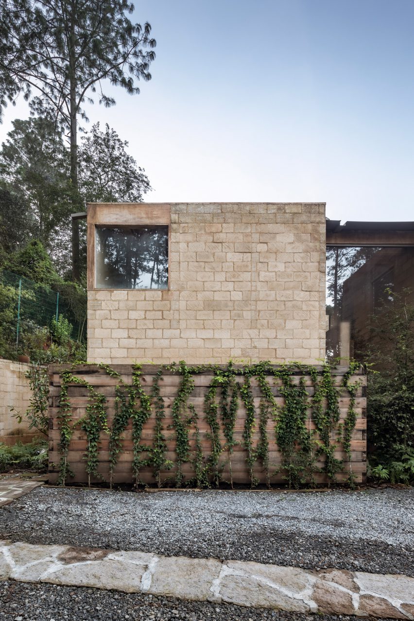 House in Avandaro by Taller Hector Barroso