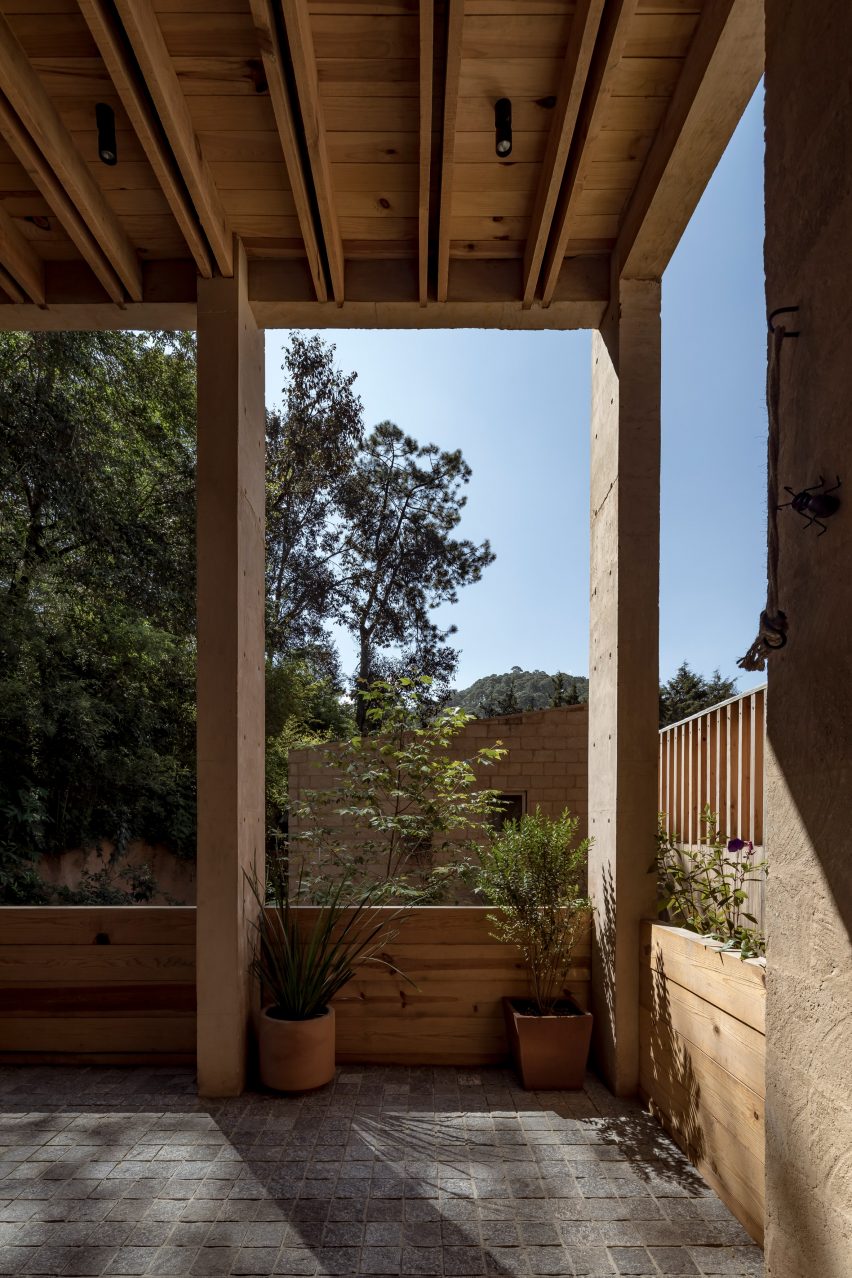 House in Avandaro by Taller Hector Barroso