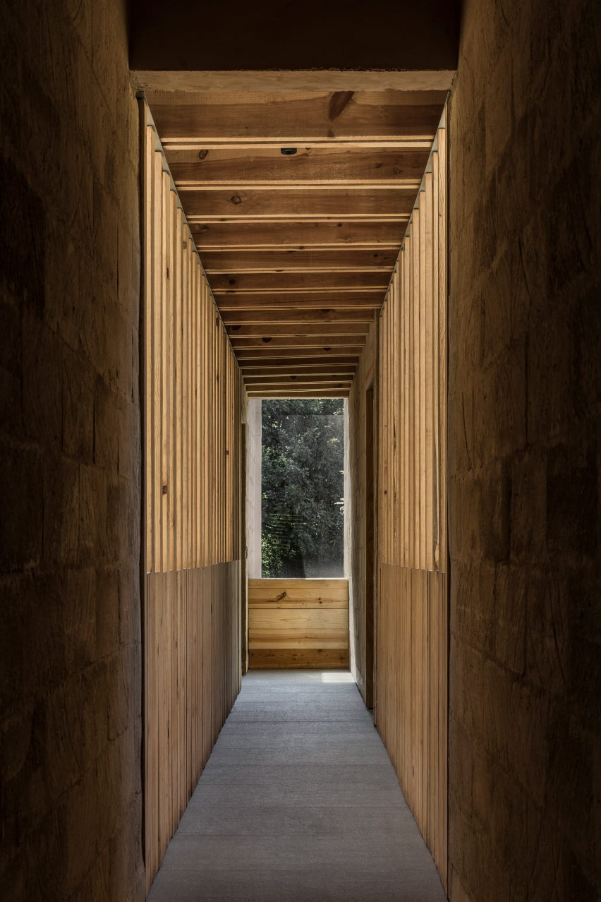 House in Avandaro by Taller Hector Barroso