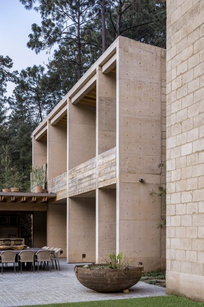 House in Avandaro by Taller Hector Barroso