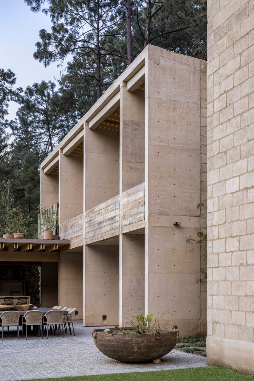 House in Avandaro by Taller Hector Barroso