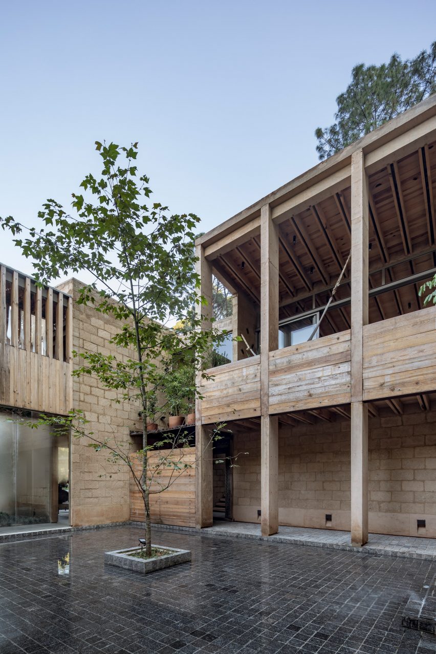 House in Avandaro by Taller Hector Barroso