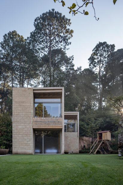 House in Avandaro by Taller Hector Barroso