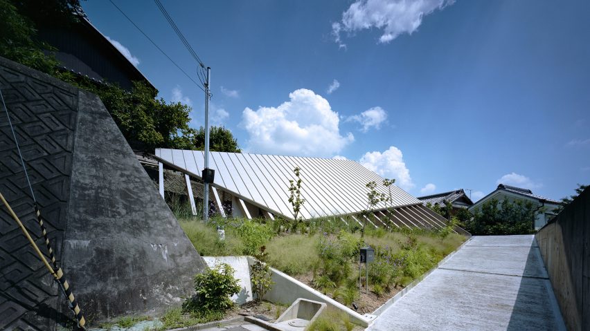 House in Gakuenmae by FujiwaraMuro Architects