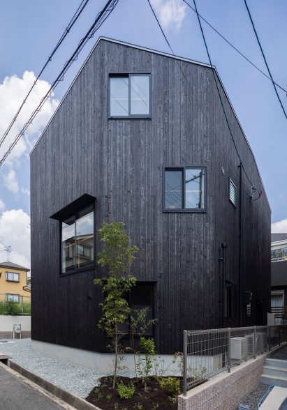 House in Takatsuki by Tato Architects exterior