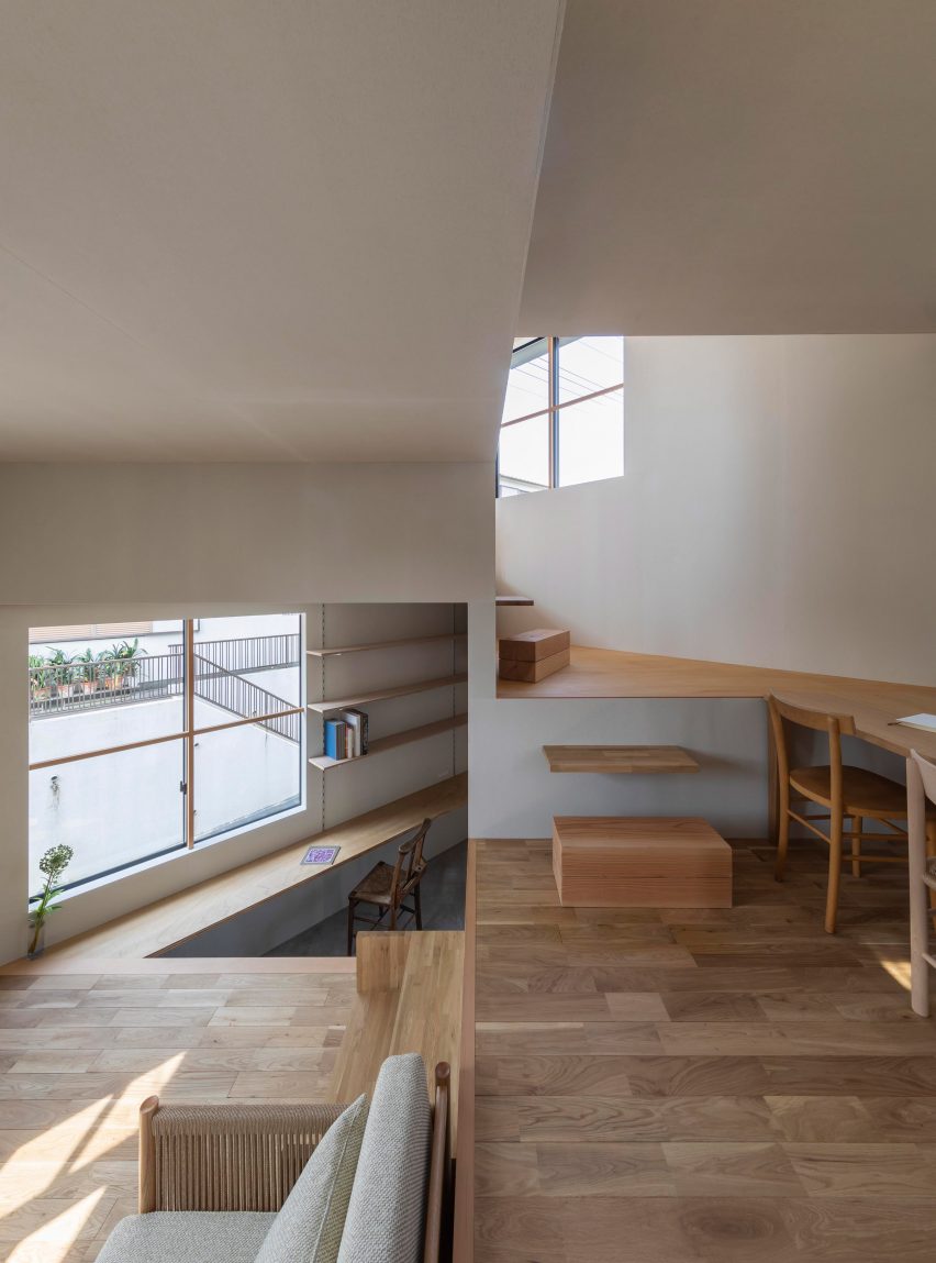 House in Takatsuki by Tato Architects levels