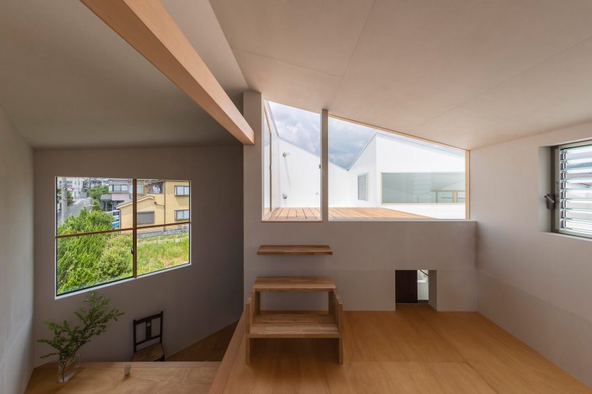 House in Takatsuki by Tato Architects terrace