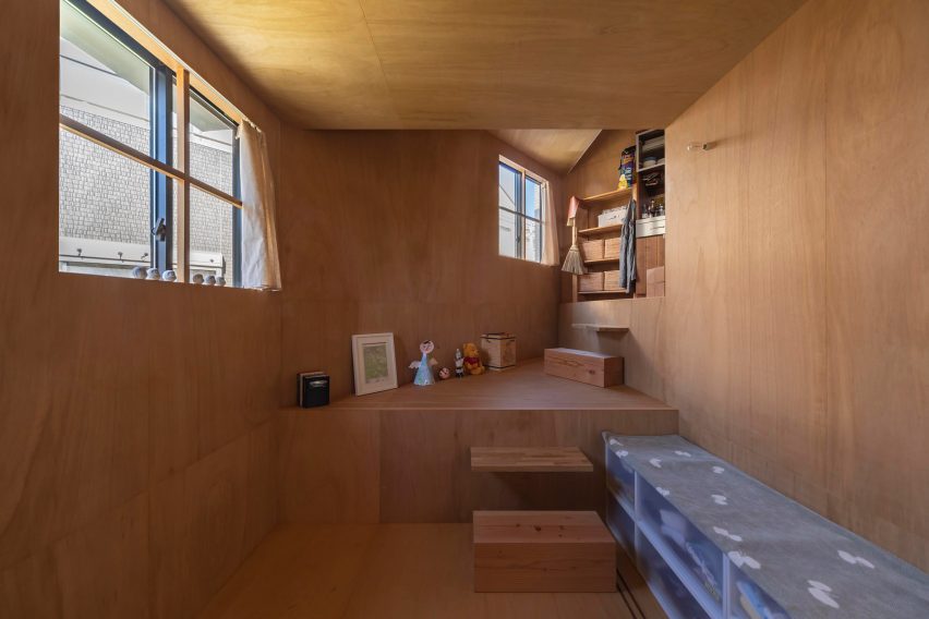 House in Takatsuki by Tato Architects bedroom