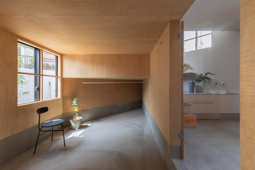 House in Takatsuki by Tato Architects