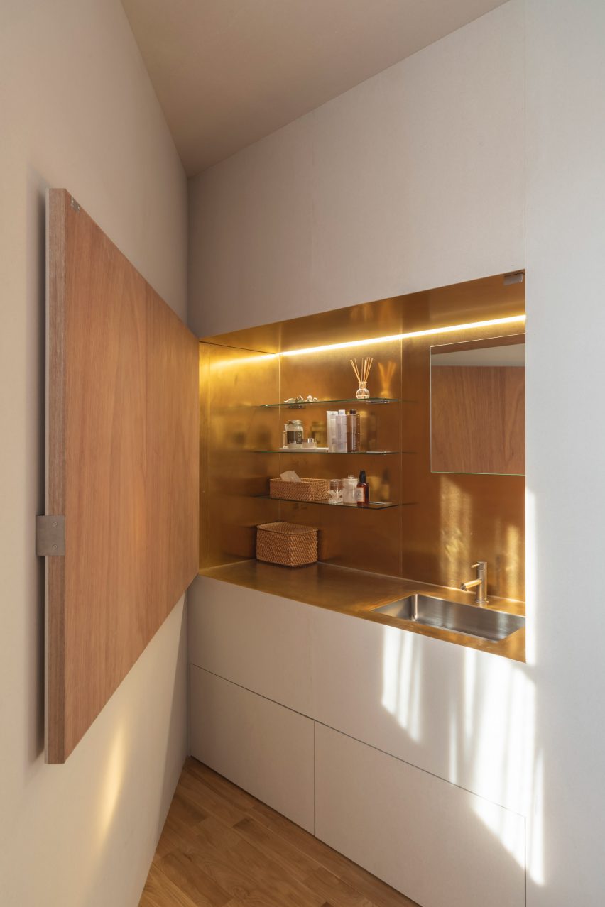 House in Takatsuki by Tato Architects kitchen
