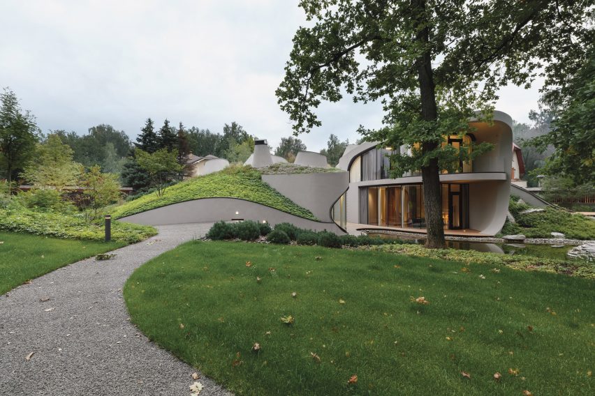 House in the Landscape by Niko Architect