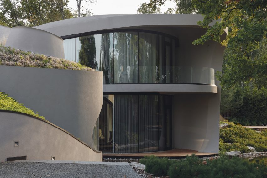 House in the Landscape by Niko Architect