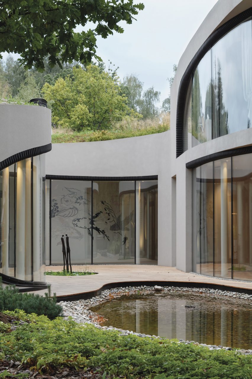 House in the Landscape by Niko Architect