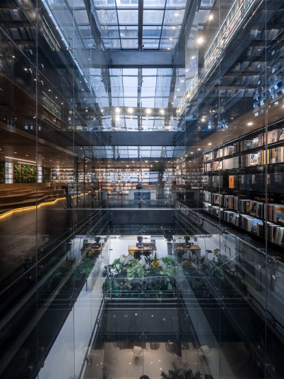 Hubei Foreign Language Bookstore by Wutopia LabHubei Foreign Language Bookstore by Wutopia Lab