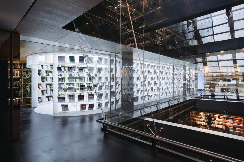 Hubei Foreign Language Bookstore by Wutopia Lab