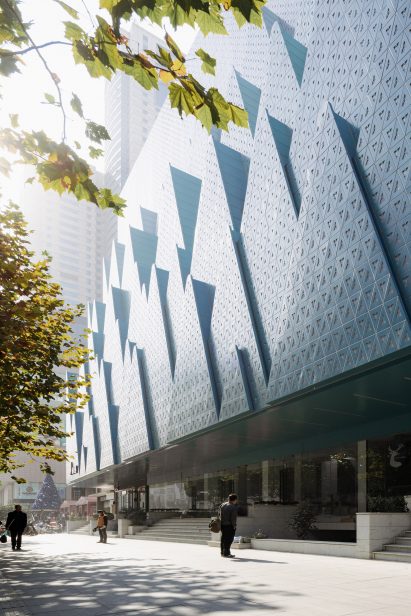 Hubei Foreign Language Bookstore by Wutopia Lab