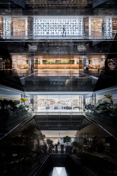 Hubei Foreign Language Bookstore by Wutopia Lab