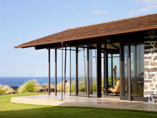 Makani Eka by Walker Warner Architects and Philpotts Interiors