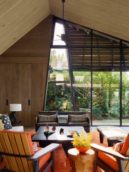 Makani Eka by Walker Warner Architects and Philpotts Interiors