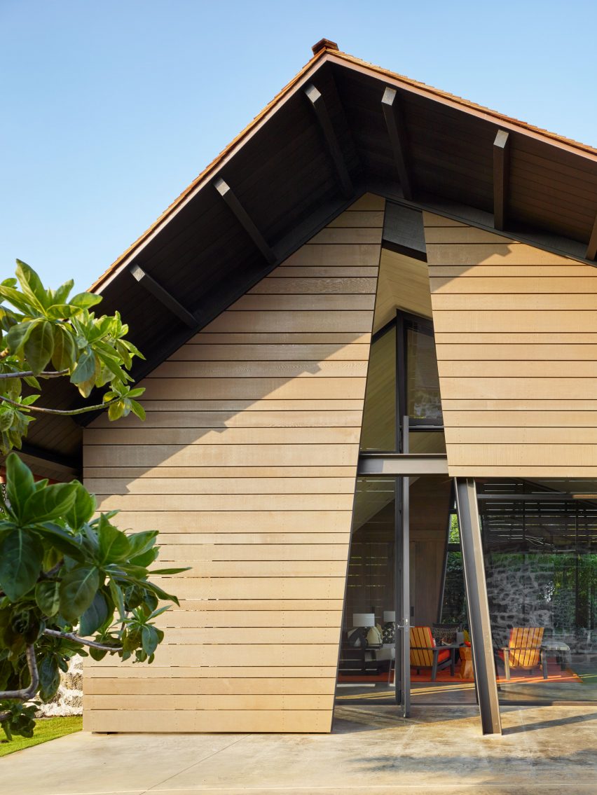 Makani Eka by Walker Warner Architects and Philpotts Interiors
