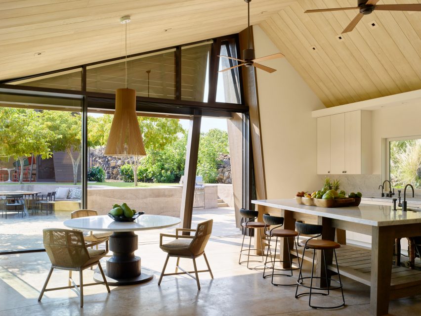 Makani Eka by Walker Warner Architects and Philpotts Interiors
