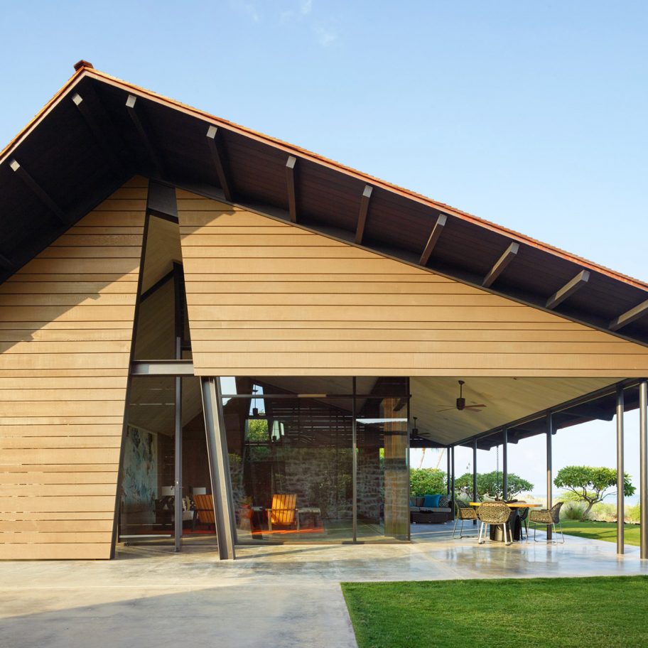 Makani Eka by Walker Warner Architects and Philpotts Interiors
