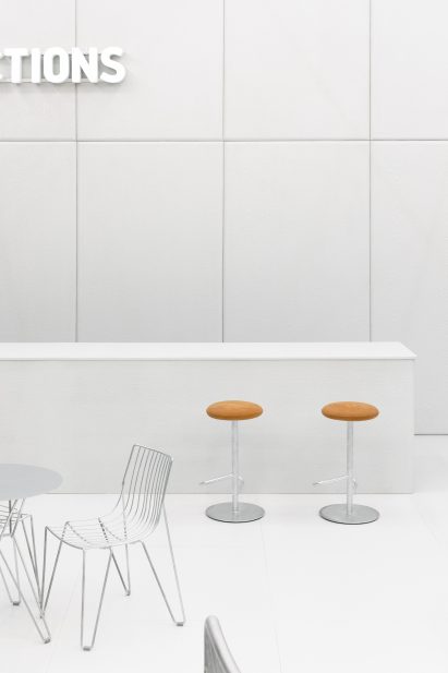 Massproductions' fair stand uses grid structure to guarantee easy re-use