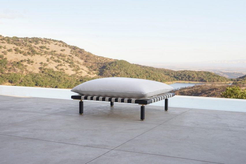 Nerthus Sofa by ATRA