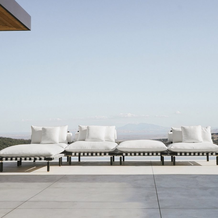 Nerthus Sofa by ATRA