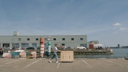 NEST moving crate opens up into a minimal home kit for Generation Rent