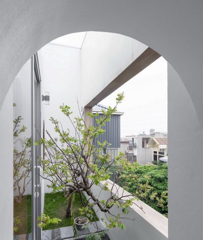 Nhà Đâu Đau by Landmak Architecture