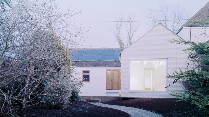 Over The Edge minimalist house by Jonathan Burlow