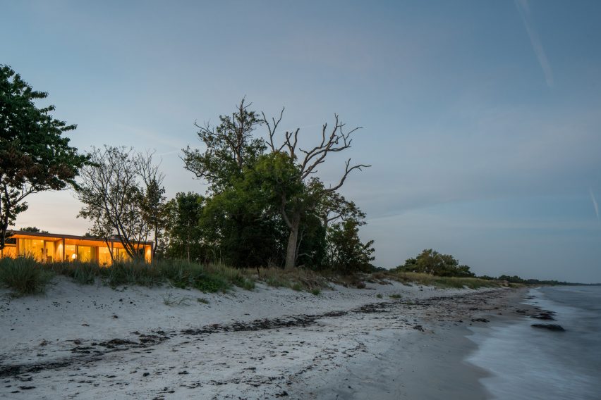 Summerhouse H by Johan Sundberg