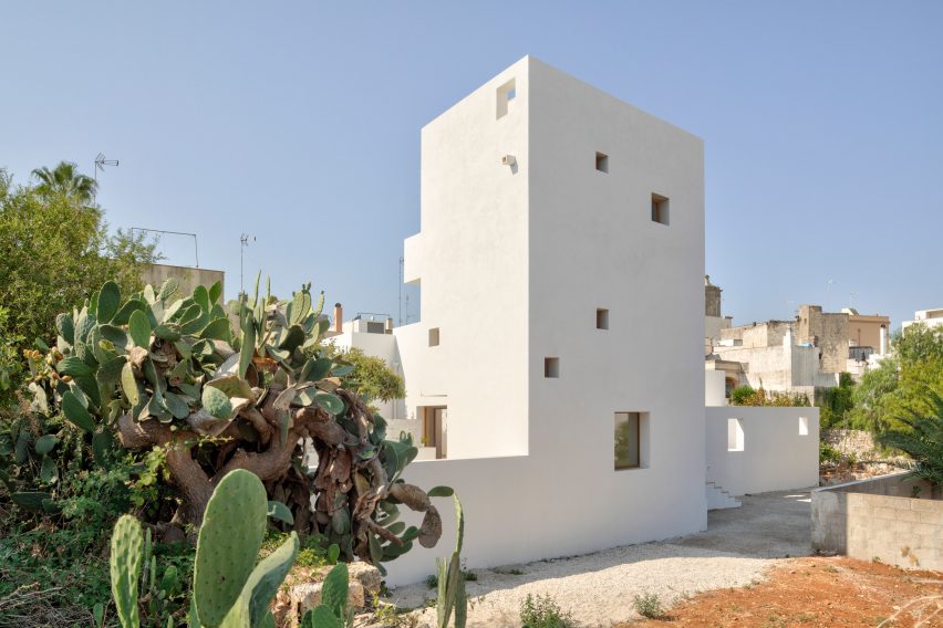The White Tower Gagliano del Capo by DOS Architects