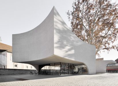 TreeHugger by MoDus Architects is Bressanone tourist office