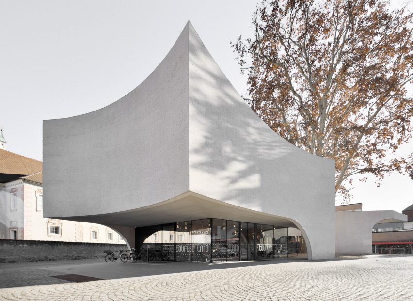 TreeHugger by MoDus Architects is Bressanone tourist office