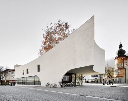 TreeHugger by MoDus Architects is Bressanone tourist office