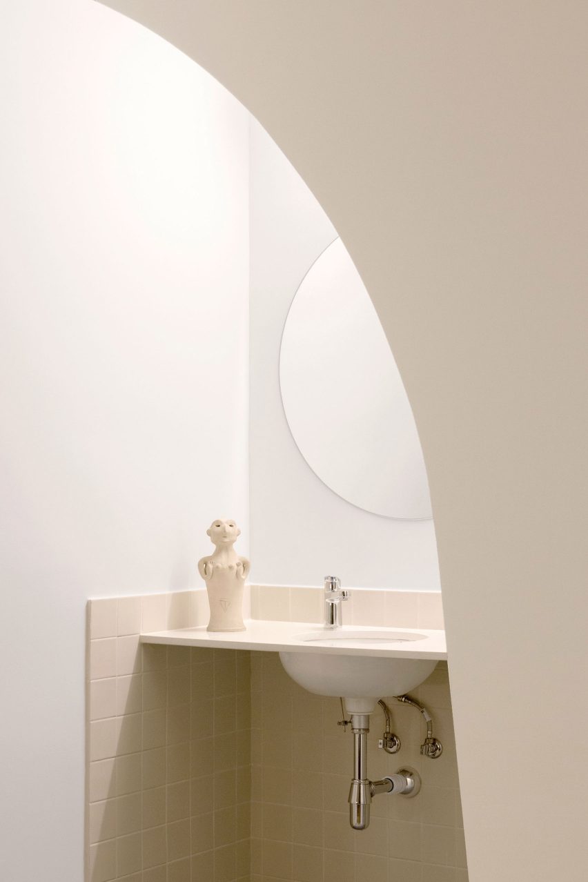 Walden 7 apartment by Bonell+Dòriga