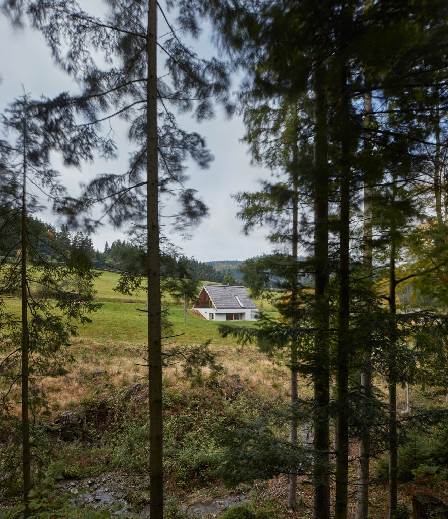 Weekend House in Beskydy by Pavel Míček Architects exterior