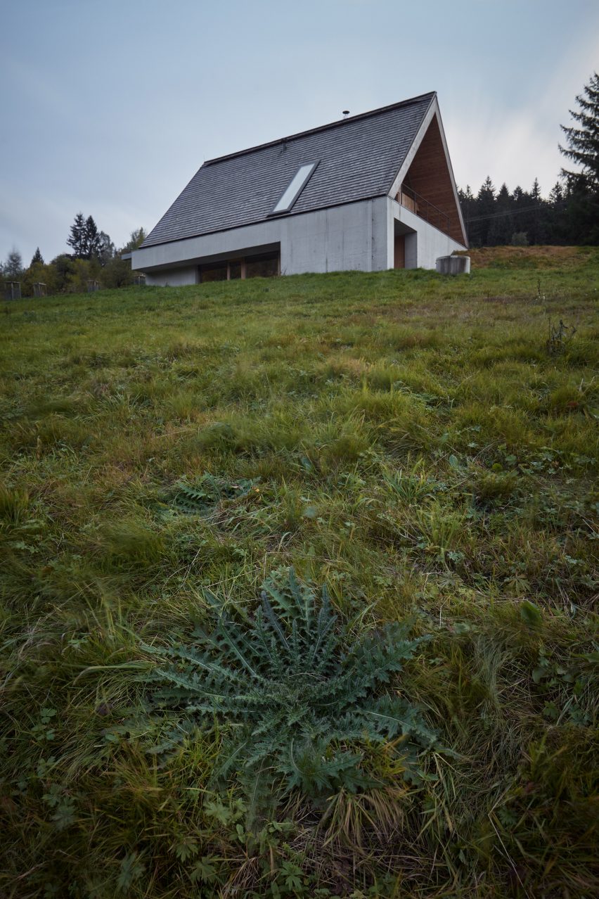 Weekend House in Beskydy by Pavel Míček Architects exterior