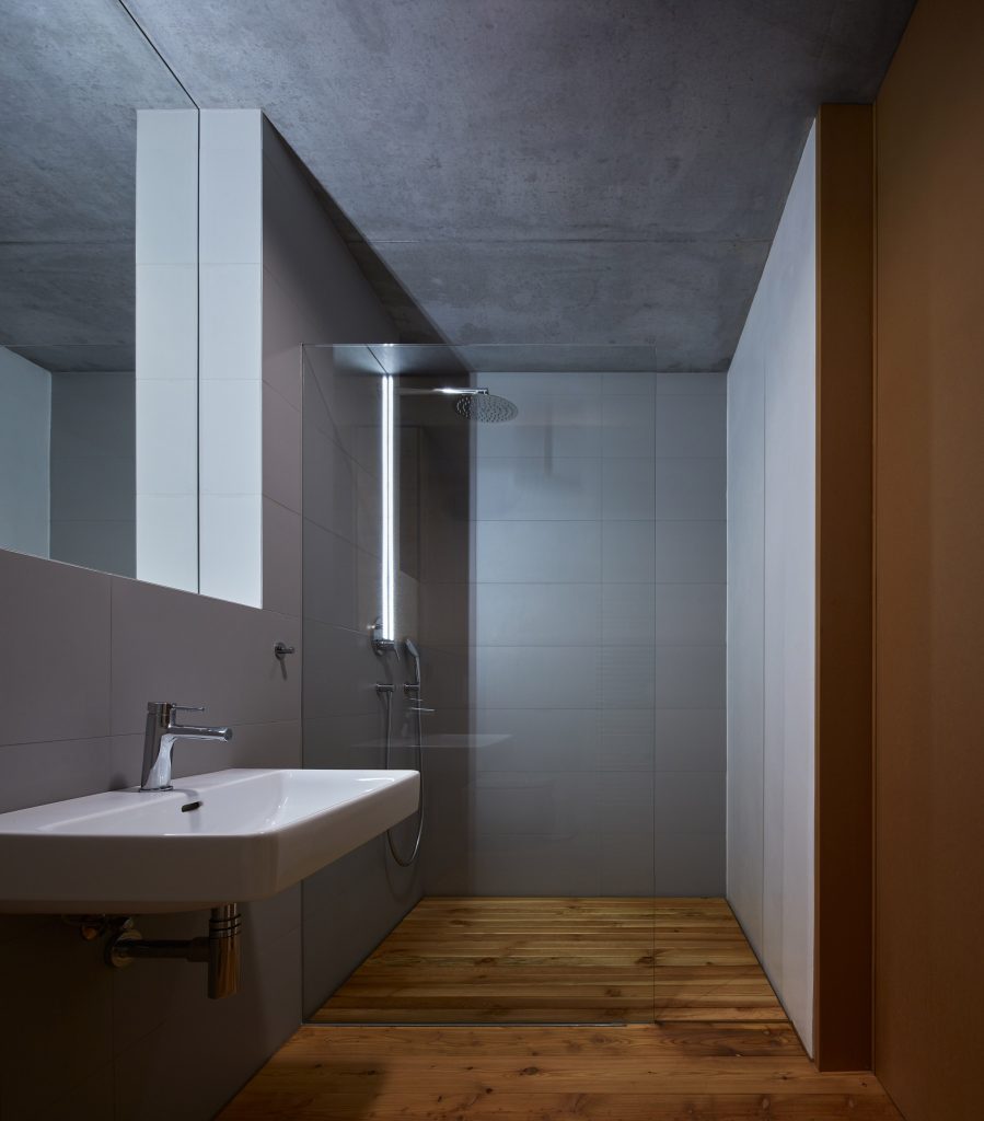 Weekend House in Beskydy by Pavel Míček Architects bathroom