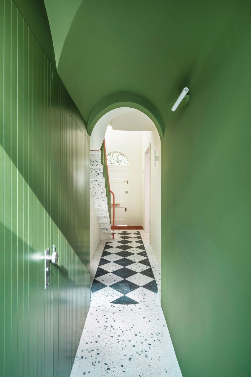 White Rabbit House by Gundry + Ducker